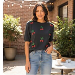 Victoria Harbour Cherry Embellished Short Sleeve Knit Top Small